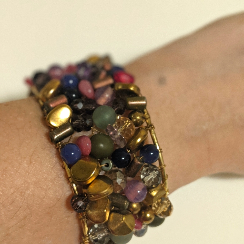 Chico's beaded cuff bracelet. Multicolor, excellent condition 💙🖤💚💛
